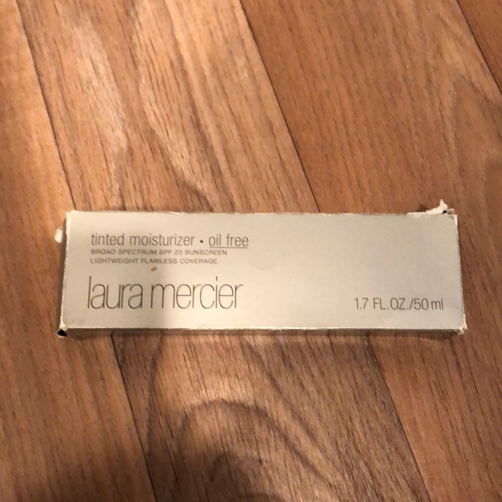 BNIB Laura Mercier Tinted Moisturizer - Sand